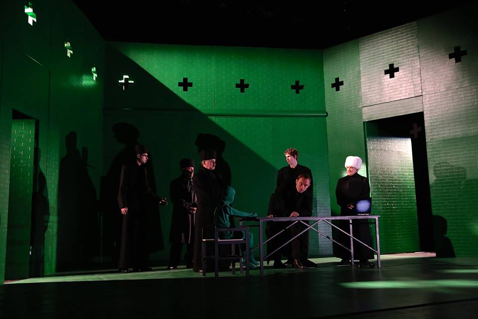 Сцена из спектакля "Борис Годунов". Фото из архива театра